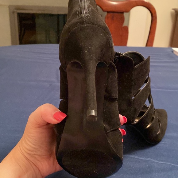 Nine West Black Suede Heels - Picture 6 of 6